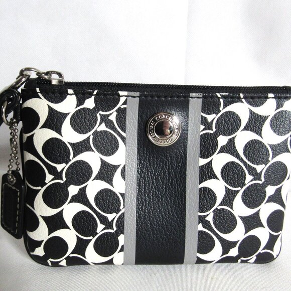 COACH SIGNATURE WRISTLET PURSE LIKE NEW + HANG TAG - Picture 7 of 8